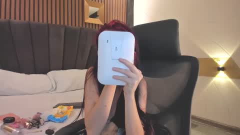 Snapshot of cleowhite_ chatting on November 2, 4:27 am cleowhite_ online show from November 2, 4:27 am