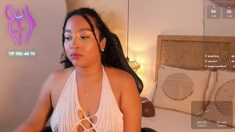 Snapshot of cloe_25 chatting on September 12, 4:02 am cloe_25 online show from September 12, 4:02 am