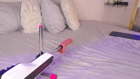 Cloe Bridgee online show from September 24, 3:16 am