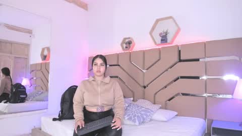 Cloe Online de 600 a 1400 online show from February 28, 11:25 am