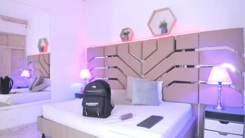 Cloe Online de 600 a 1400 online show from September 16, 11:29 am