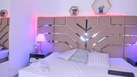 Cloe Online de 600 a 1400 online show from December 27, 11:17 am