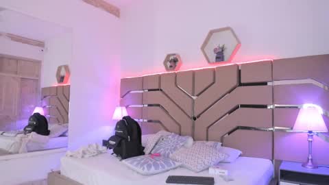 Cloe Online de 600 a 1400 online show from March 1, 11:39 am