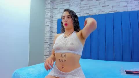 Cloe online show from November 17, 2:07 pm