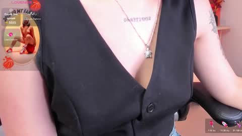 Cloe  online show from November 29, 9:30 pm