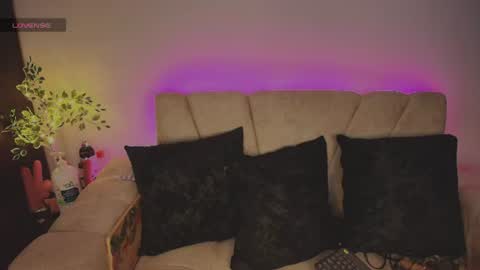 cloe_martinezz_ online show from June 23, 12:41 am