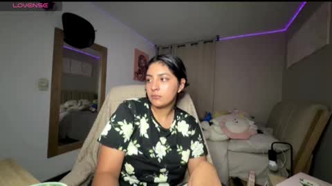 cloe small online show from October 6, 3:45 am