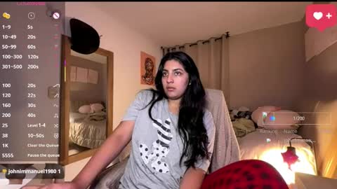 cloe small online show from September 30, 1:11 am