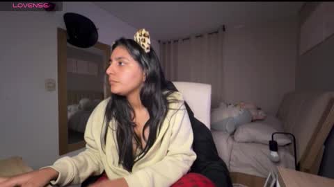 cloe small online show from October 23, 1:22 am