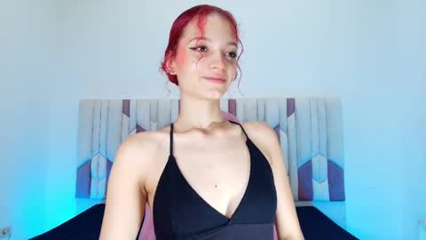 Snapshot of cloe_stanfort chatting on September 19, 7:13 pm Cloe  Stanfort online show from September 19, 7:13 pm