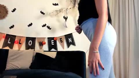 CLOE  online show from October 18, 4:59 am