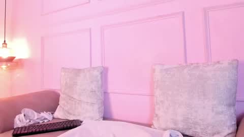 Cloe  online show from November 4, 6:46 pm