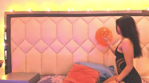 cloeygraweing online show from November 13, 8:08 pm