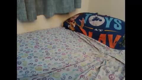 Snapshot of coco_vixen9 chatting on September 23, 12:25 pm coco vixen9 online show from September 23, 12:25 pm