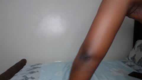 Snapshot of cocoa_devine chatting on October 14, 11:18 pm cocoa_devine online show from October 14, 11:18 pm