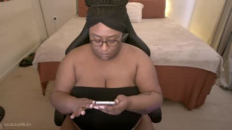 Sunnye Daze online show from January 22, 5:06 pm