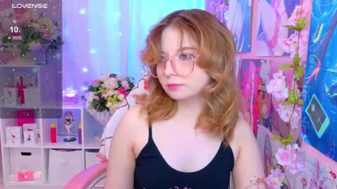 Mia online show from June 3, 2:33 pm