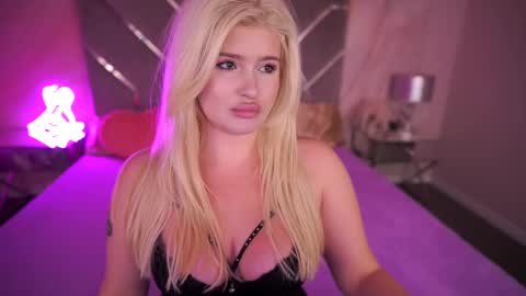 Snapshot of cocosecretss chatting on March 11, 7:14 am onlyfans amyleyy online show from March 11, 7:14 am