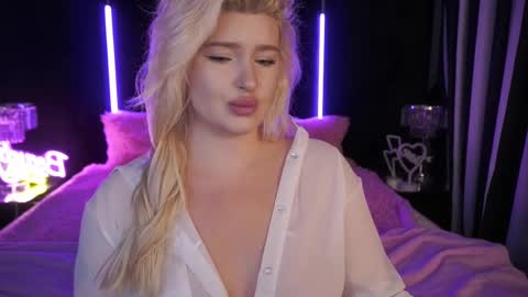 Snapshot of cocosecretss chatting on March 3, 6:53 am onlyfans amyleyy online show from March 3, 6:53 am