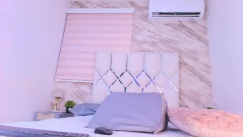 colett online show from April 22, 11:51 am