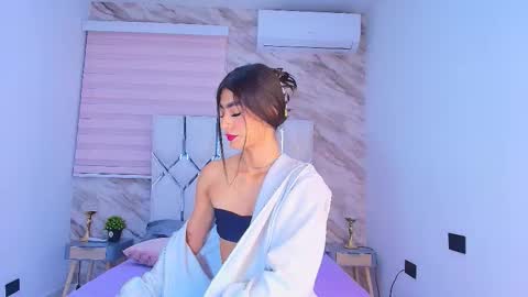 colett online show from January 17, 12:12 pm