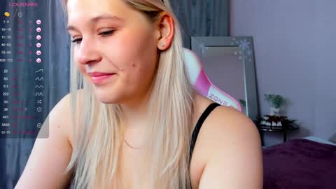 Snapshot of colleen_blake chatting on December 13, 1:26 am Collen Mon Tue Wed Thu Fri GMT 3 0300am - 0900am online show from December 13, 1:26 am