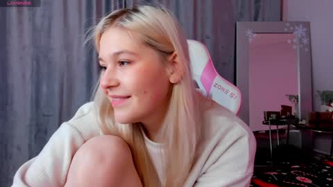 Snapshot of colleen_blake chatting on December 30, 12:54 am Collen Mon Tue Wed Thu Fri GMT 3 0300am - 0900am online show from December 30, 12:54 am