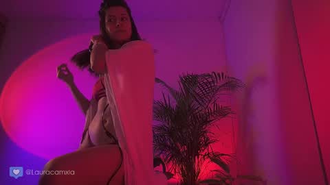 Laura online show from March 6, 12:32 am