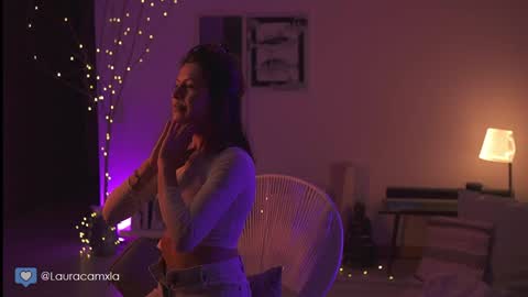 Laura online show from January 26, 12:48 am
