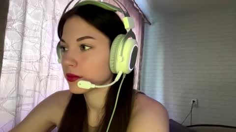 Bella  online show from October 2, 3:11 am