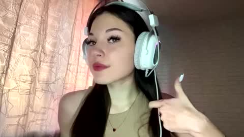 Bella  online show from October 6, 1:06 pm