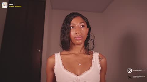 Snapshot of connie_west0 chatting on January 29, 10:32 pm independent model online show from January 29, 10:32 pm