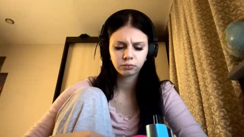 Isabella online show from December 2, 8:11 pm