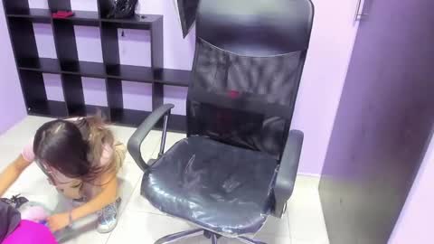 CooperEmma  online show from December 3, 2:01 am