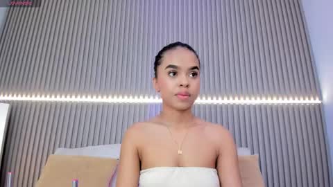 Snapshot of coralineross_ chatting on September 23, 10:57 am coralineross_ online show from September 23, 10:57 am