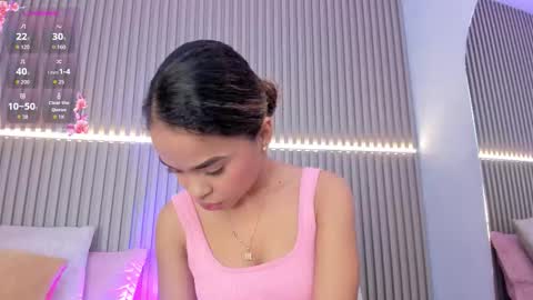 Snapshot of coralineross_ chatting on October 20, 11:02 am coralineross_ online show from October 20, 11:02 am