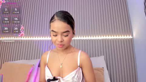 Snapshot of coralineross_ chatting on October 2, 11:26 am coralineross_ online show from October 2, 11:26 am