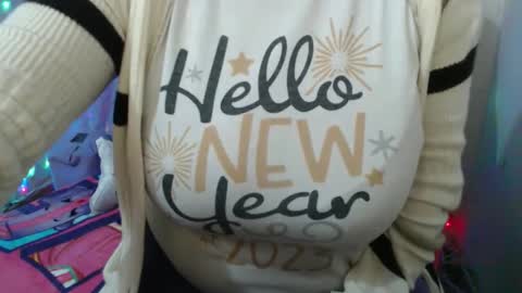 Snapshot of corinnahothotxxx chatting on October 17, 9:45 am corinnahothotxxx online show from October 17, 9:45 am