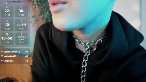 Snapshot of cos_operator chatting on October 30, 8:21 pm cos_operator online show from October 30, 8:21 pm