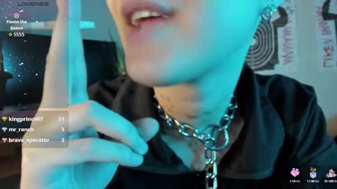 Snapshot of cos_operator chatting on October 11, 8:11 pm cos_operator online show from October 11, 8:11 pm