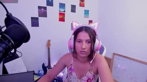 Lunita online show from February 3, 3:17 pm