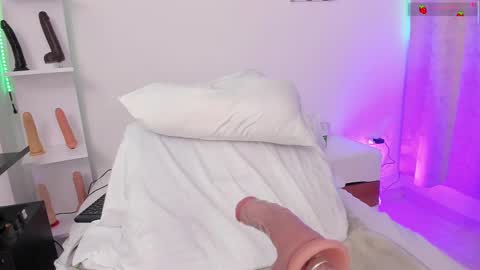 Snapshot of couple_naughty20 chatting on February 20, 10:16 am Maria online show from February 20, 10:16 am