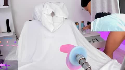 Snapshot of couple_naughty20 chatting on October 2, 10:20 am Maria online show from October 2, 10:20 am