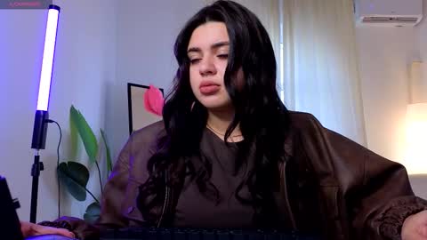 Courtney online show from September 28, 2:00 pm