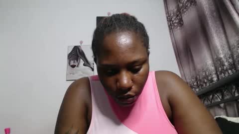 Snapshot of cozy_dion chatting on September 29, 3:39 pm Erykah online show from September 29, 3:39 pm