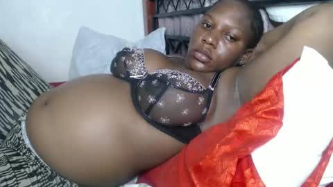 Snapshot of cozy_dion chatting on October 14, 6:32 pm Erykah online show from October 14, 6:32 pm