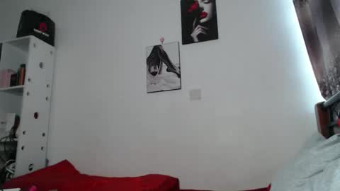 Snapshot of cozy_dion chatting on October 4, 11:05 am Erykah online show from October 4, 11:05 am