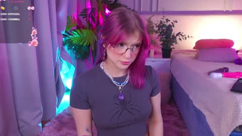 Snapshot of crazy__wine chatting on December 12, 11:25 pm Sonya online show from December 12, 11:25 pm