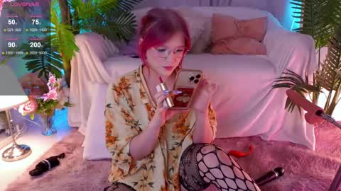 Snapshot of crazy__wine chatting on February 25, 9:37 pm Sonya online show from February 25, 9:37 pm