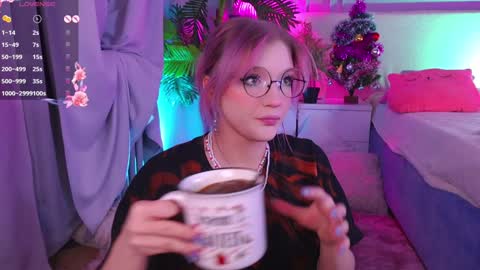 Snapshot of crazy__wine chatting on December 28, 10:23 pm Sonya online show from December 28, 10:23 pm